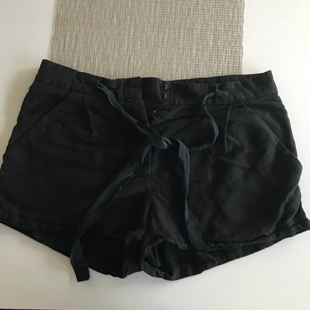 Aritzia Wilfred “Allegra” Shorts Black 8
